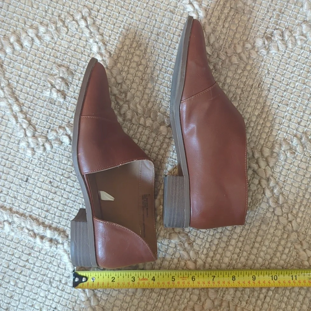 Universal Thread Brown Shoes | Flats / Sandals | Size 6.5